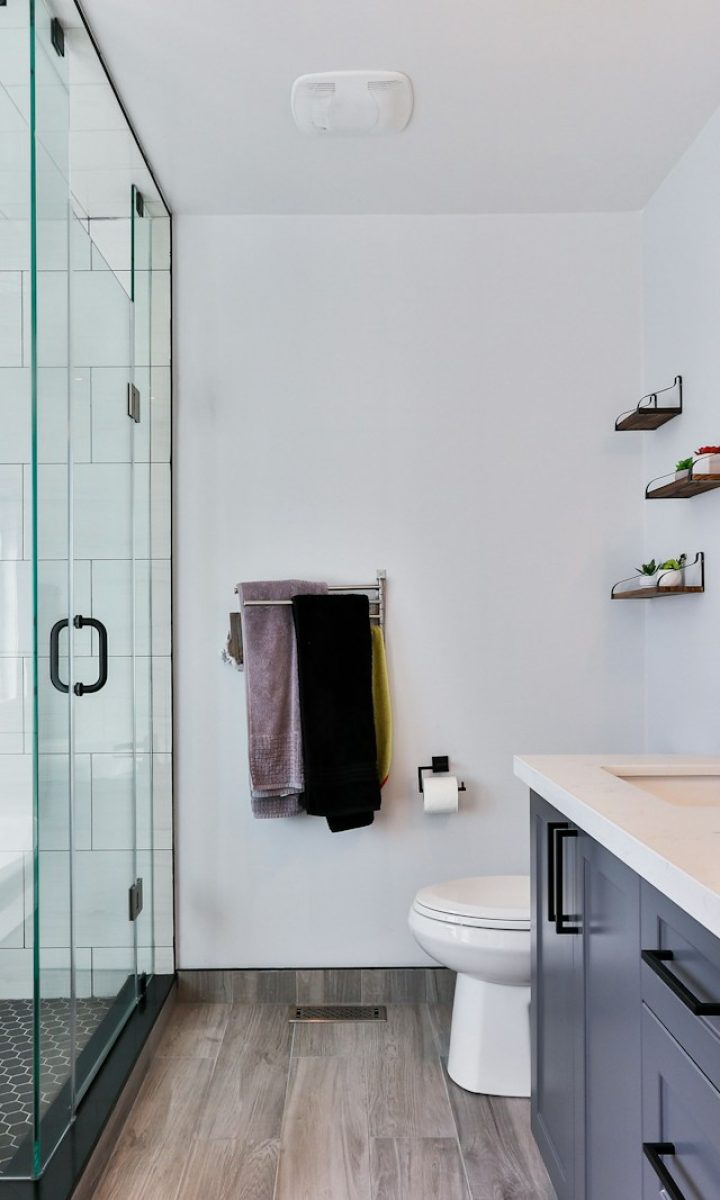 bathroom bathroom